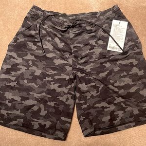 Lululemon Pace breaker 9” Lined